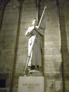 Statue to St. Joan of Arc at the Cathedral de Notre Dame