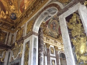 The archway leading into the famous Hall of Mirrors.