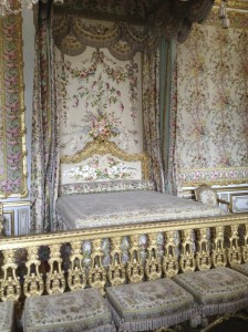 The Queen's bedroom (with summer decorations); decorations (bed coverings, draperies) were changed seasonally.